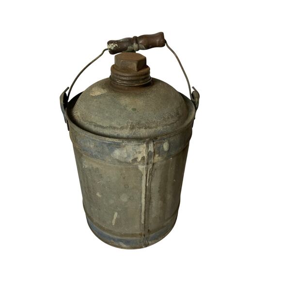 Vintage Galvanized Oil Can with Wooden Handle 10.5" H x 6" W - Picture 4 of 6